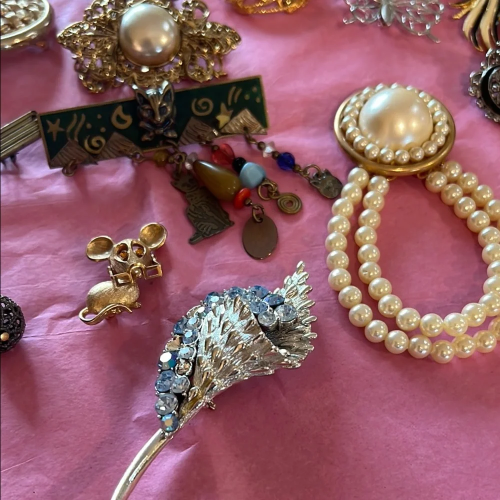 Bundle of 33 pins, brooches, stick pins. - Picture 5 of 5